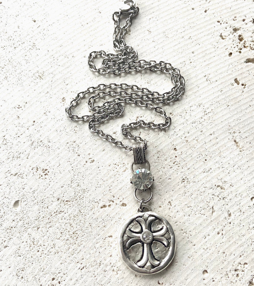 CROSS WITH CRYSTAL NECKLACE