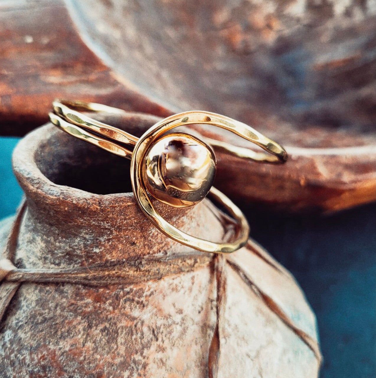 BRASS SPHERE BALL CIRCLE BANGLE