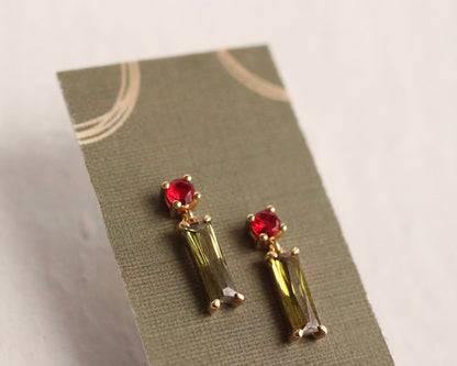 MID CENTURY OLIVE GREEN EEARRINGS