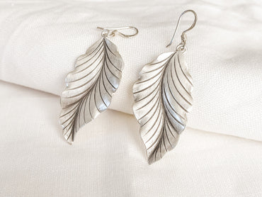 FINE SILVER WIDE LEAF EARRINGS