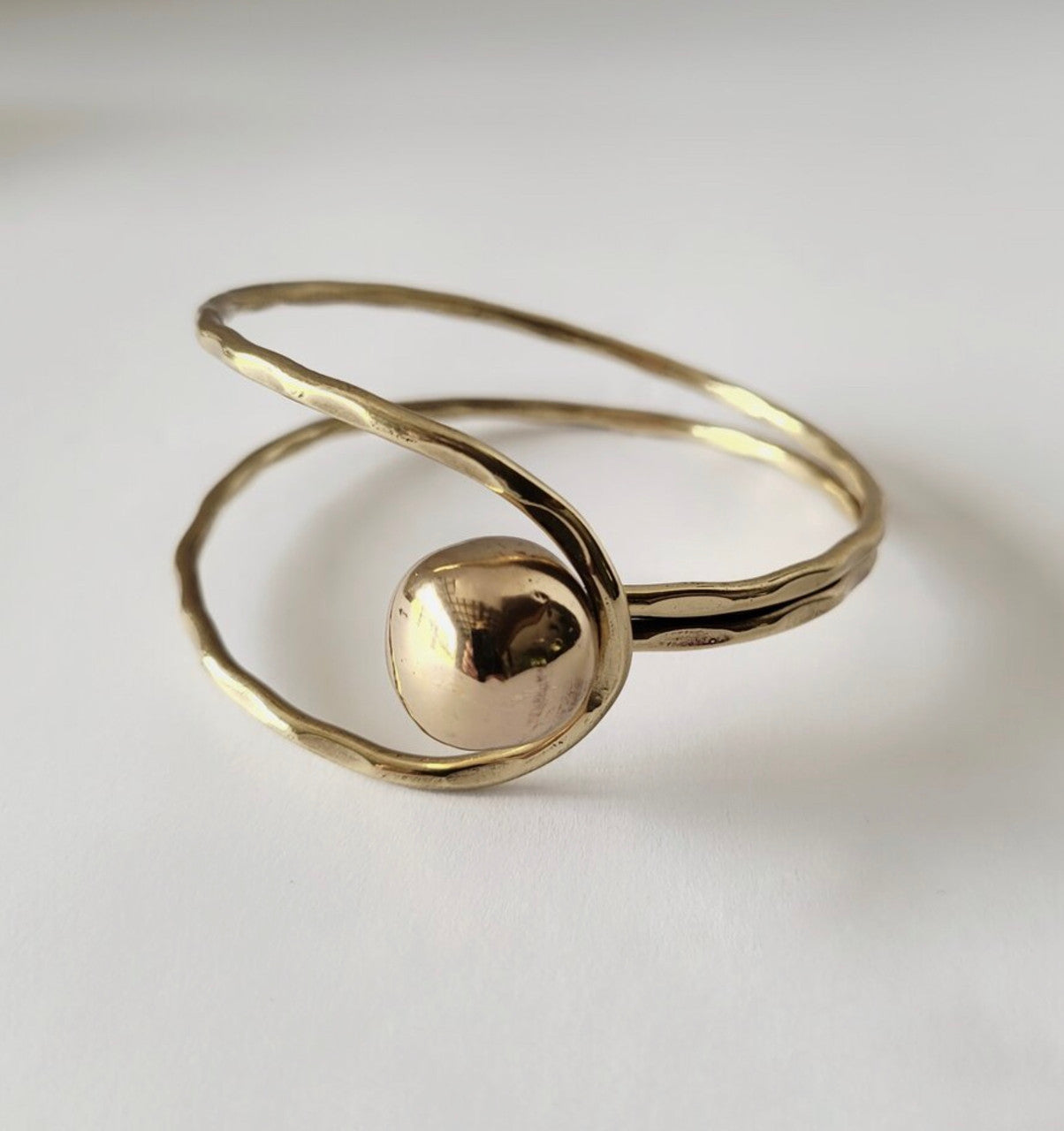 BRASS SPHERE BALL CIRCLE BANGLE