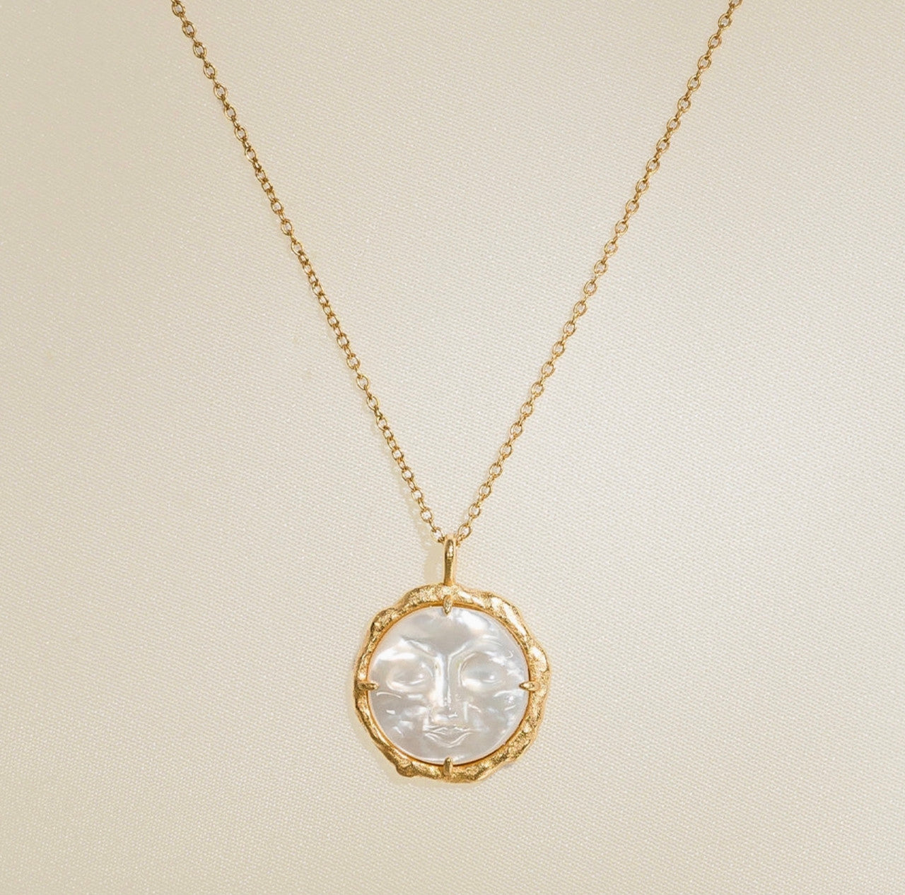 Hëna Necklace