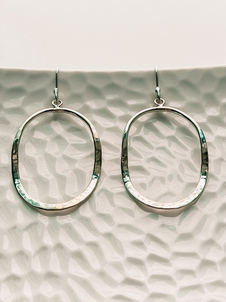 LARGE WAVY OVAL DROP EARRINGS