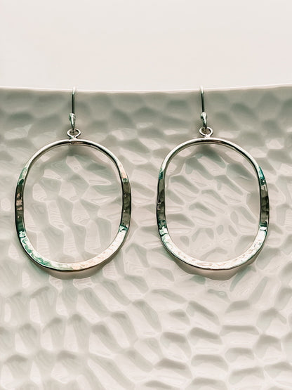 LARGE WAVY OVAL DROP EARRINGS