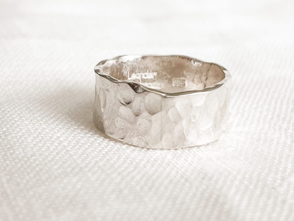 SILVER WIDE HAMMERED CIGAR RING BAND