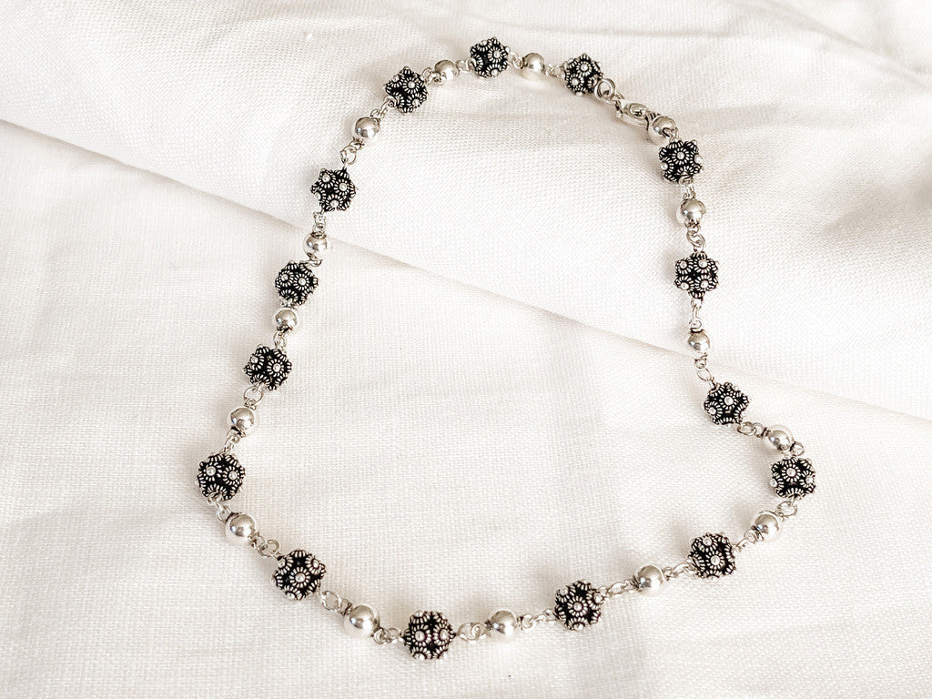 NOIR • CLASSIC PHIKOUN NECKLACE W/ POLISH BEAD ACCENT