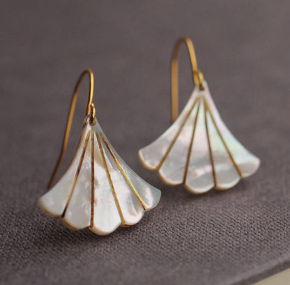 MOTHER OF PEARL ART DECO EEARRINGS