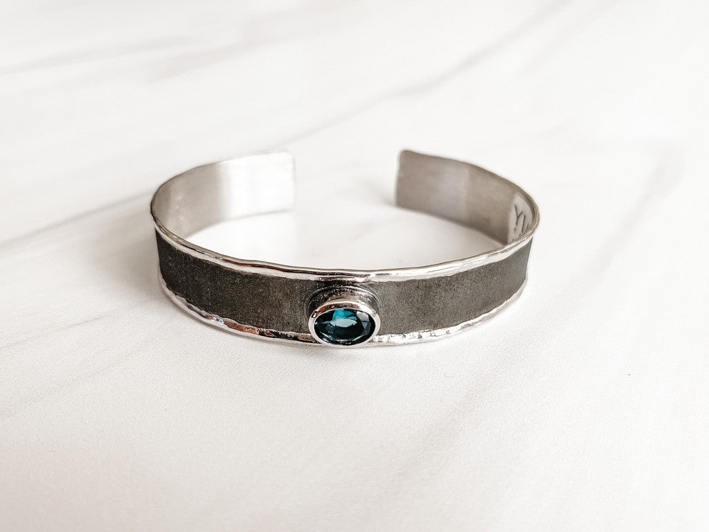 HEPHESTOS STERLING SILVER BRACELET WITH LONDON BLUE TOPAZ