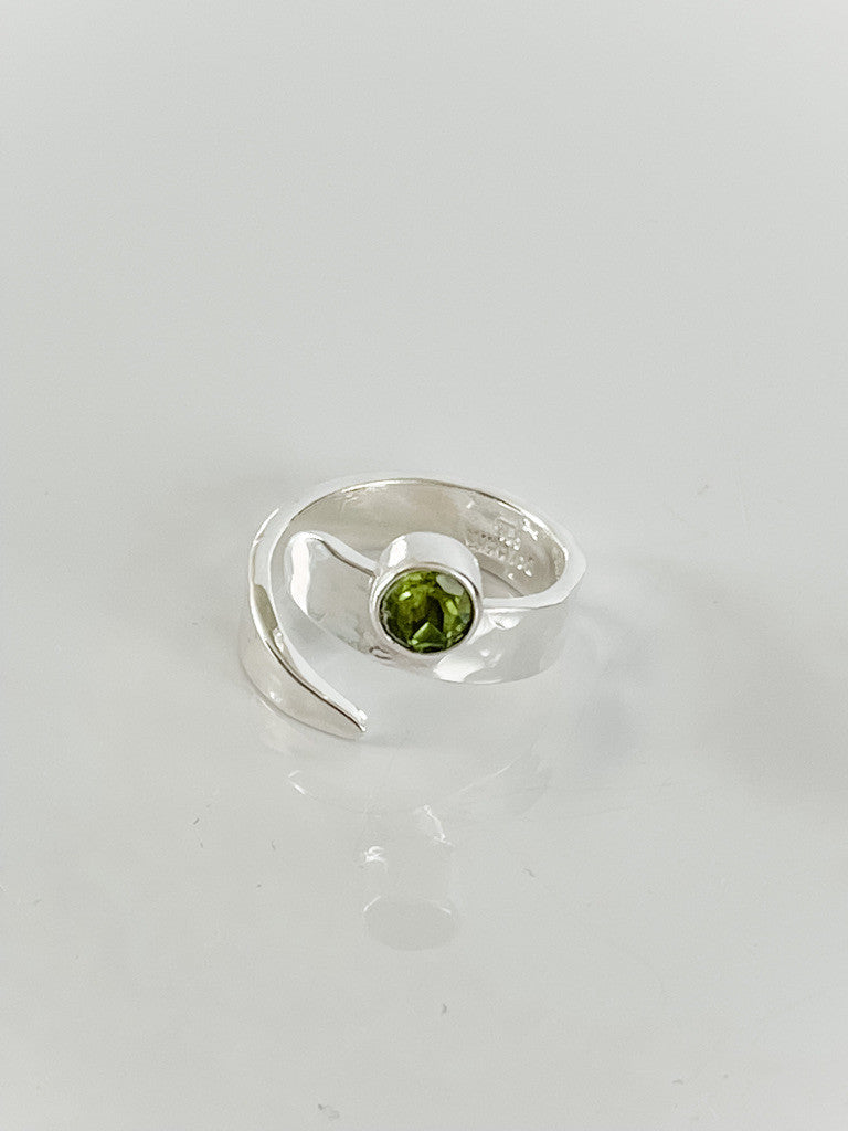 STERLING SILVER WRAP RING WITH STONE