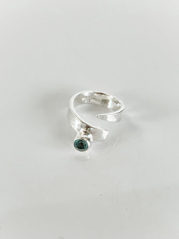 STERLING SILVER WRAP RING WITH STONE