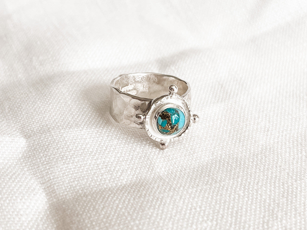 SILVER TURQUOISE GEM MEDALLION RING