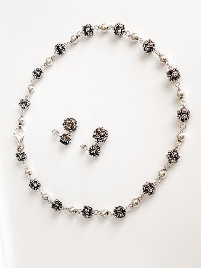 NOIR • CLASSIC PHIKOUN NECKLACE W/ POLISH BEAD ACCENT