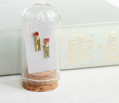 MID CENTURY OLIVE GREEN EEARRINGS